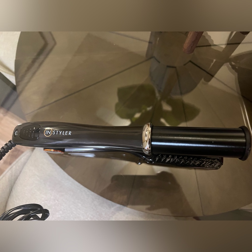 Instyler Max 1.25” Black 2 Way Rotating Iron